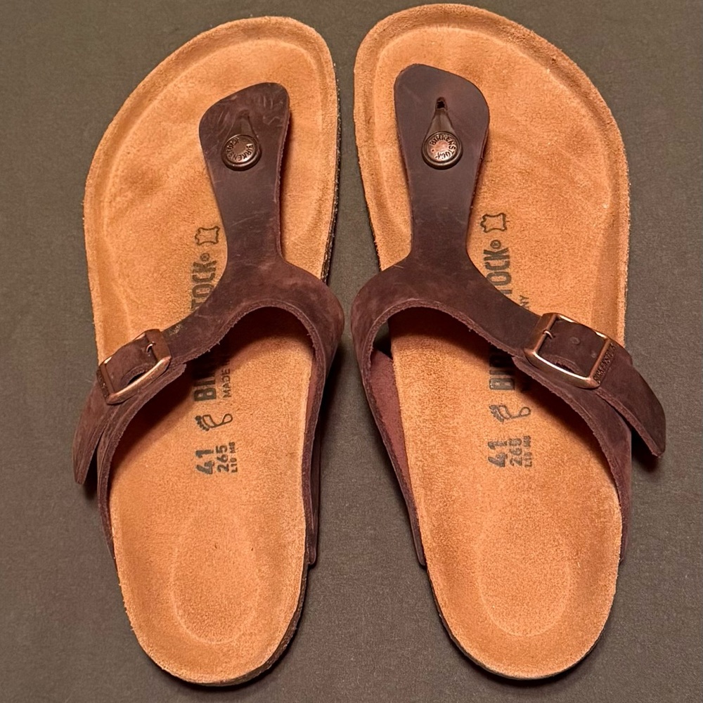 Birkenstock Gizeh Dark Brown Leather Sandals